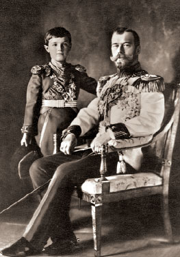 Император Николай II и цесаревич Алексей